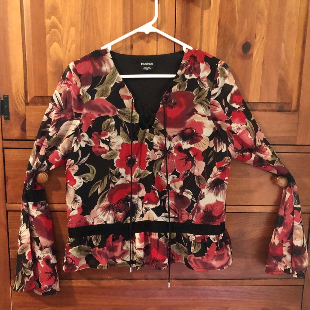Gorgeous Bebe Floral Cropped Blouse-sz S